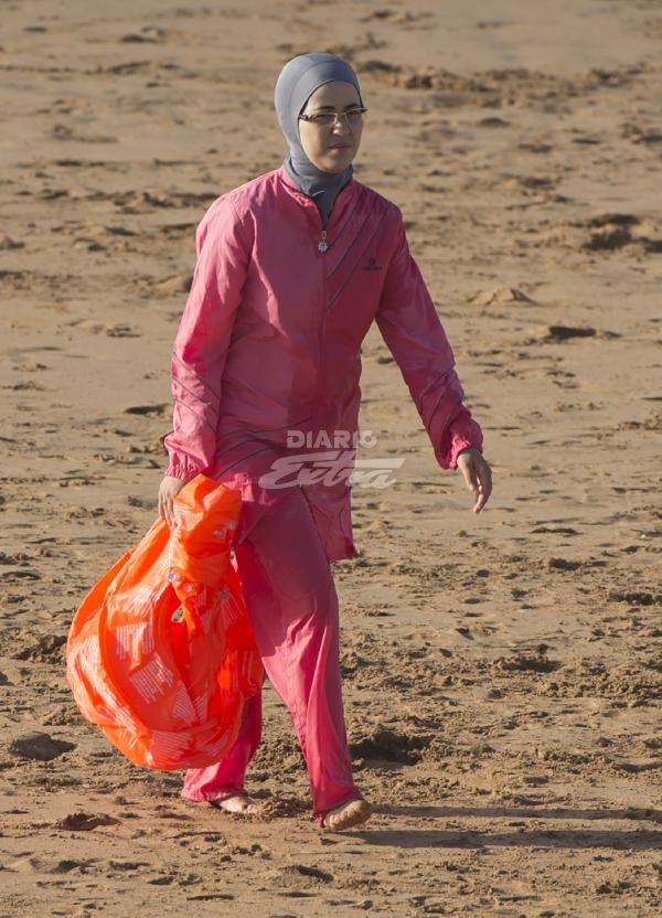 Diario Extra Veto Al Burkini Se Extiende A Una Docena De Municipios